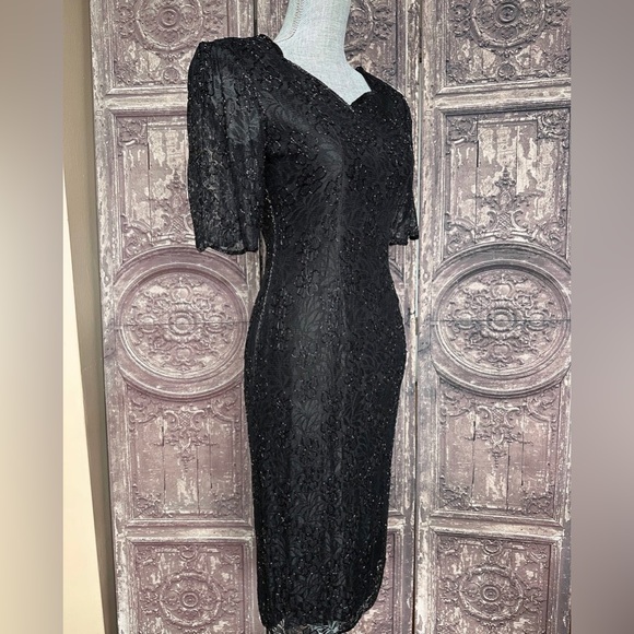 ❌SOLD ON MY IG Vintage Beaded Cocktail Dress - Picture 8 of 15